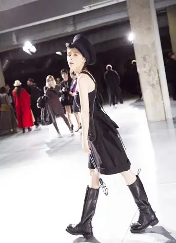 王子文爱高筒靴,网友:矮个能穿这么美,也没谁了