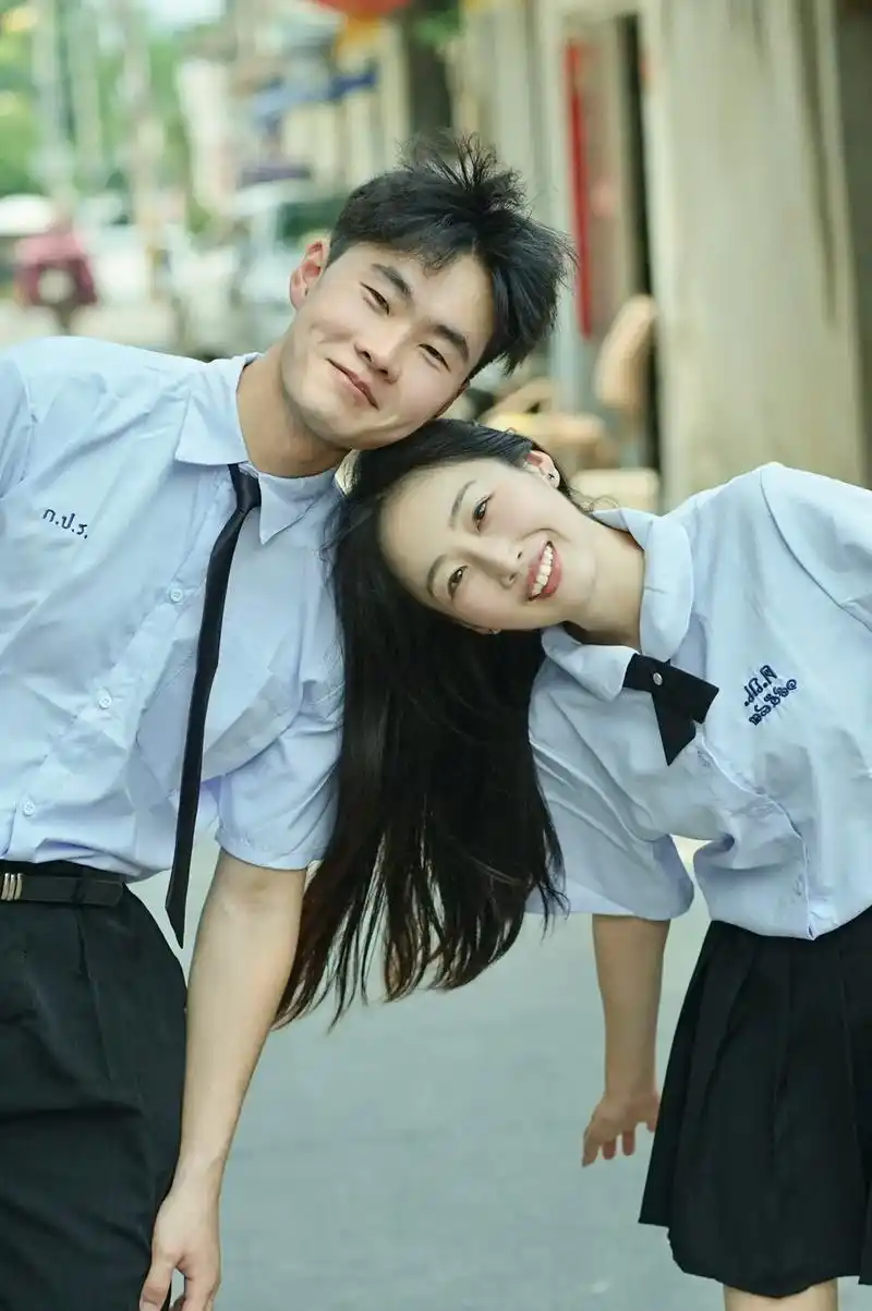 情侣合照这么拍|拜托超像电影里的男女主欸.