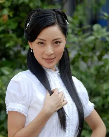 王晶三度御用晶女郎 王岚因"奇冤"自毁美貌