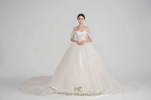 mz bridal婚纱礼服丨我做了最美的梦  梦里我们举行一场隆重的婚礼
