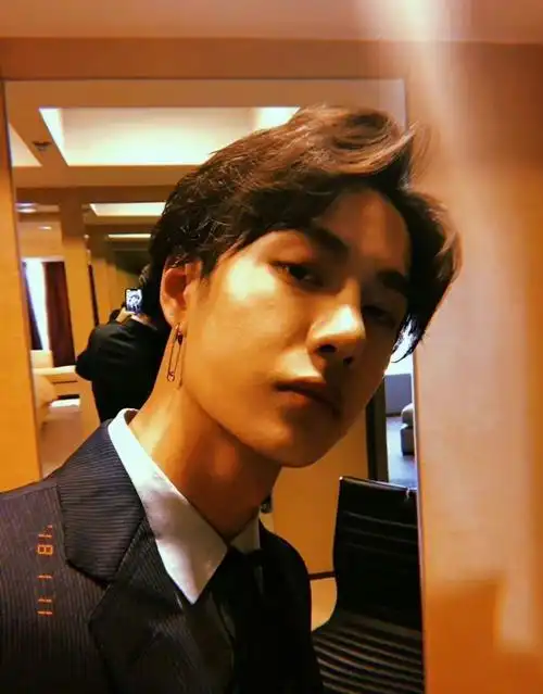 人世间有百媚千红,唯独你是我情之所钟.98王一博平安喜乐98