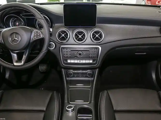 【2018款奔驰gla gla 200 动感型_中控区 _144/1100张图片】_汽车图片