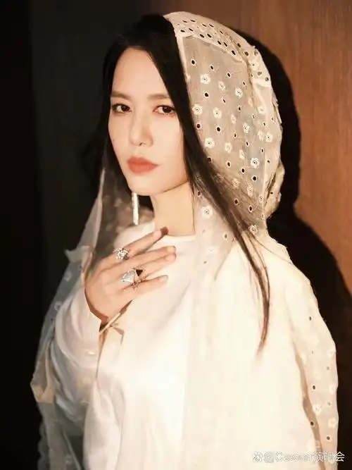 歌手谭维维,四川籍歌手 你们喜欢