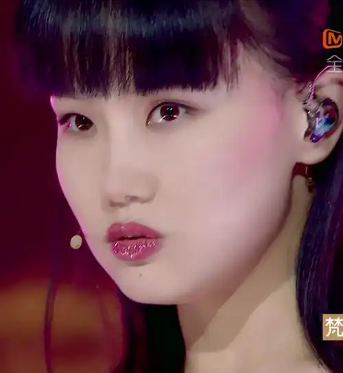 突然感觉黄龄长得有点像黄柳霜