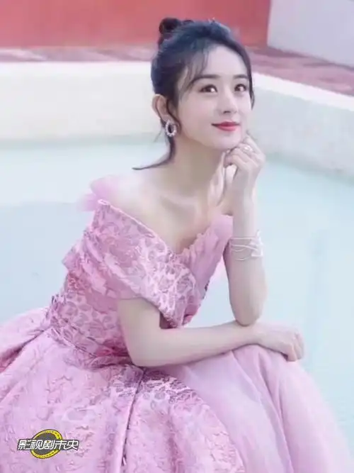 在逃公主赵丽颖动态视频来啦～ 阳光下仙女颖