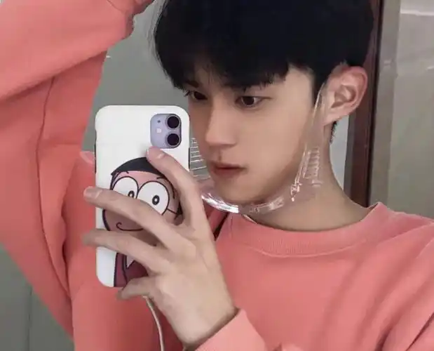 形容男生帅气的句子(初中男生自认) - 火句子