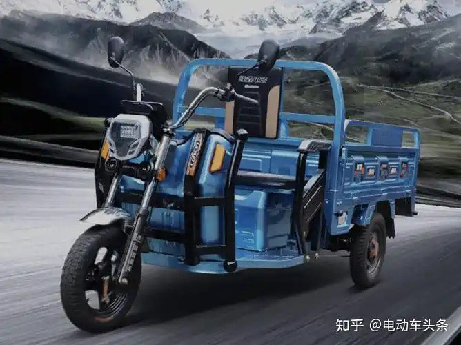 最大载重2500斤2款拉货王电动三轮车上市隆鑫五羊出手