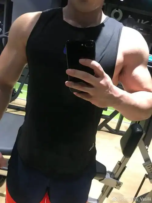 肌肉越大,打的越狠?|蒋劲夫|电竞选手_网易订阅