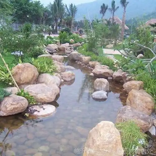 来实地考察鹅卵石被应用于公共建筑,别墅,庭院建筑,铺设路面,公园假山