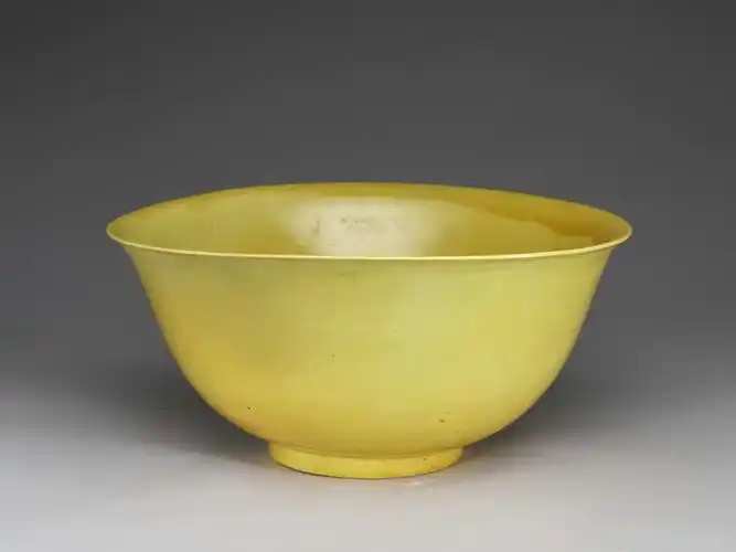 看明代嘉靖帝对瓷器的影响,台北故宫展"花样何处来"|瓷器_新浪财经