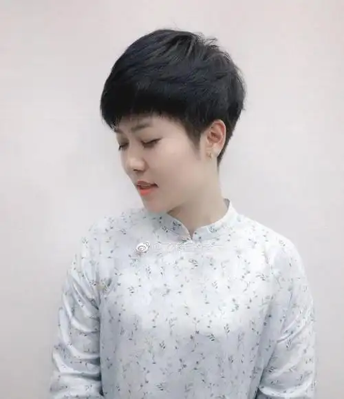 时尚女短发盖盖头女生各种锅盖头发型图片