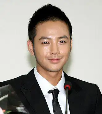 张根硕圆寸子弹头发型图片