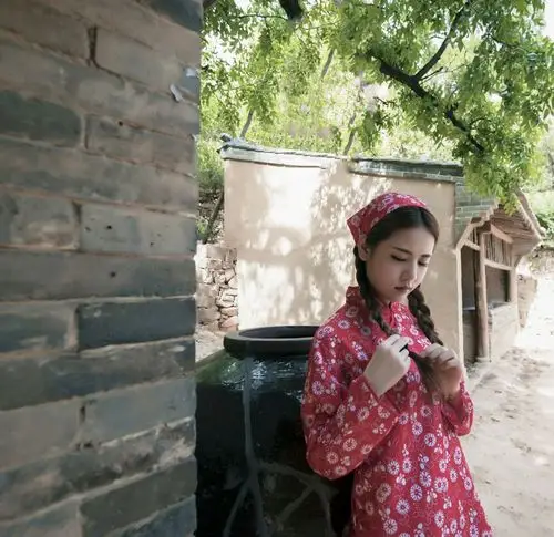 圪梁梁上的二妹妹