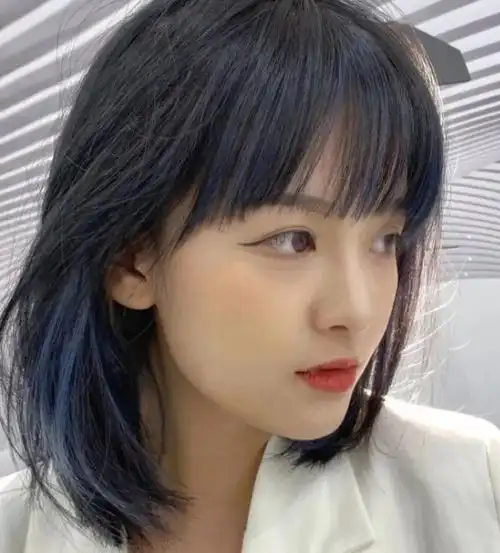 酷炫耳边挑染发 发色越潮越时髦_染发发型 - 美发站