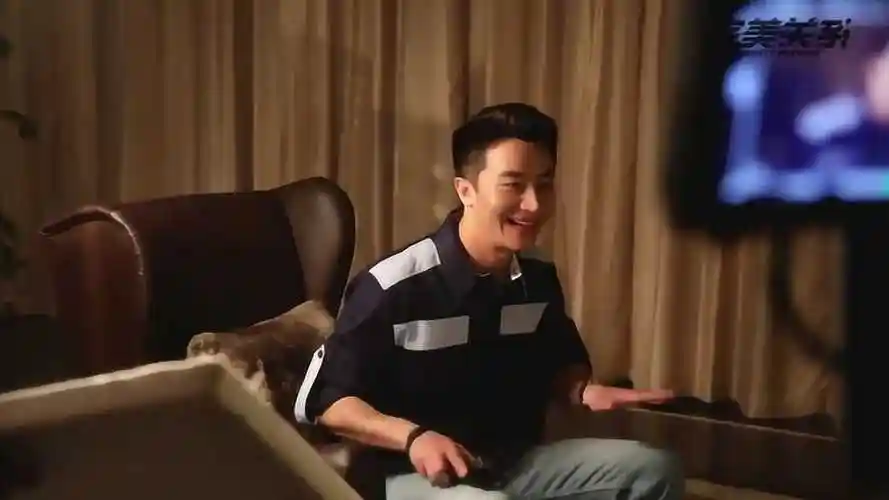 完美关系花絮剧组花式笑场合集黄轩笑到喷水