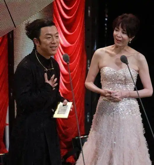 图金马奖黄渤反呛蔡康永尽出彩扒一扒影帝的高情商