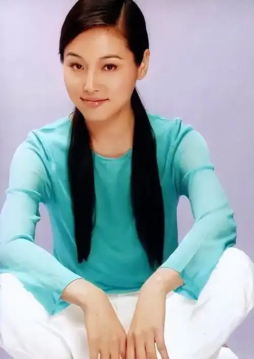 女神张延才是人生赢家,女儿可爱漂亮,大5岁丈夫将她宠成了公主