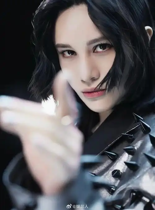 尚雯婕 罗伯特严选