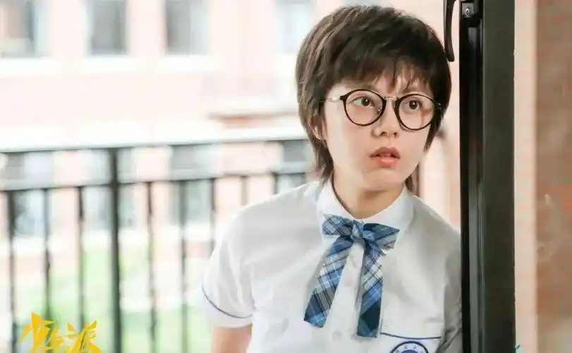 张子枫生图流出,被网友公开羞辱:她的胸,毁了谁的意淫梦?