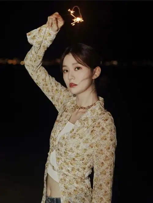 乔欣暖心告别灿烂的前行