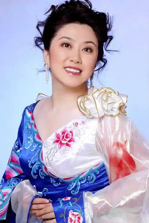 出生于河南省,中国内地民族唱法女高音歌唱演员 span class="ref"