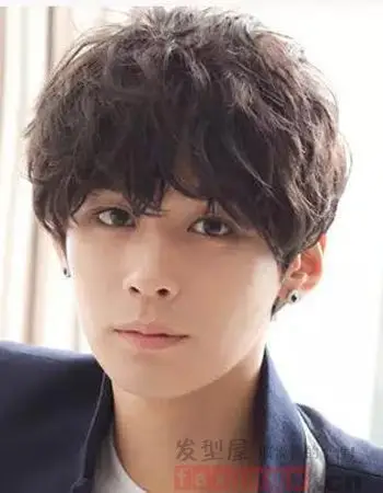 韩式男发型精选|鹅蛋脸男生发型 日韩迷人发型