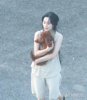 范冰冰隐退五年后首现身, 素颜如少女, 传有新男友有望近期结婚|感情