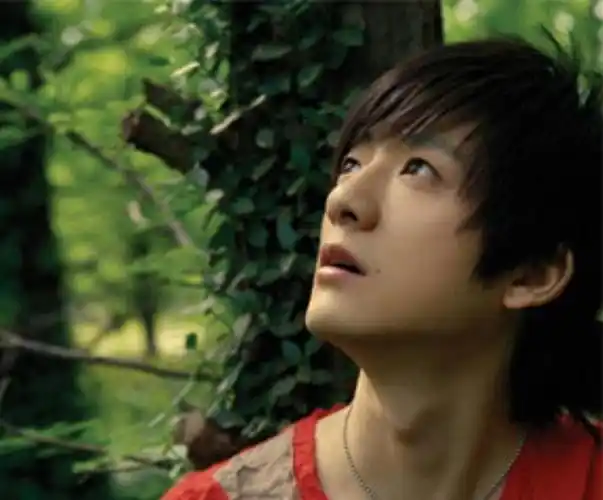 40岁歌手张淇走红:原来摇滚圈也有这么多帅哥?