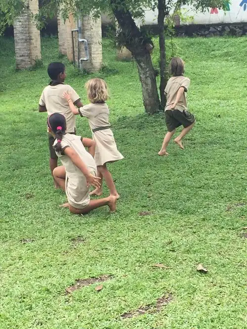 14岁孩子不上学了能学什么:14岁女孩不上学了能干什么