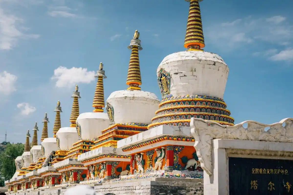 塔尔寺|先有塔尔后有寺 先有塔,尔后有寺,故称塔尔寺.