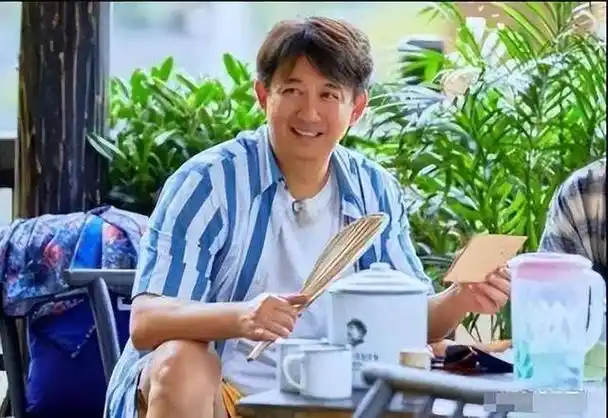 52岁黄磊回应无戏可拍2年没拍戏3年没当男主综艺演戏全停了