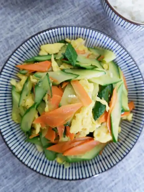 家常菜|黄瓜胡萝卜炒蛋