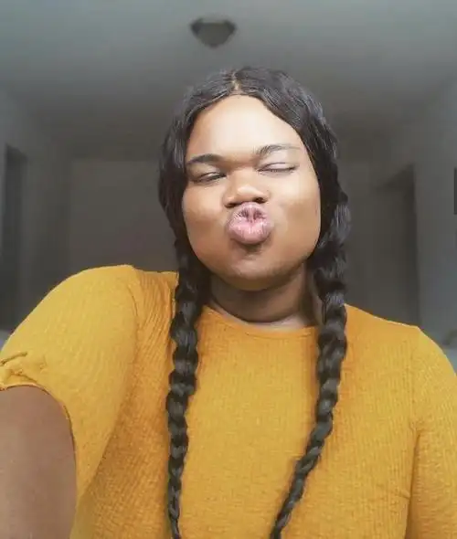 她被骂"黑胖丑"!却被ck官宣成新任模特,xxl号身材却颠覆审美