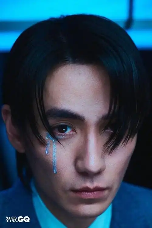 演员朱一龙最新杂志大片发布