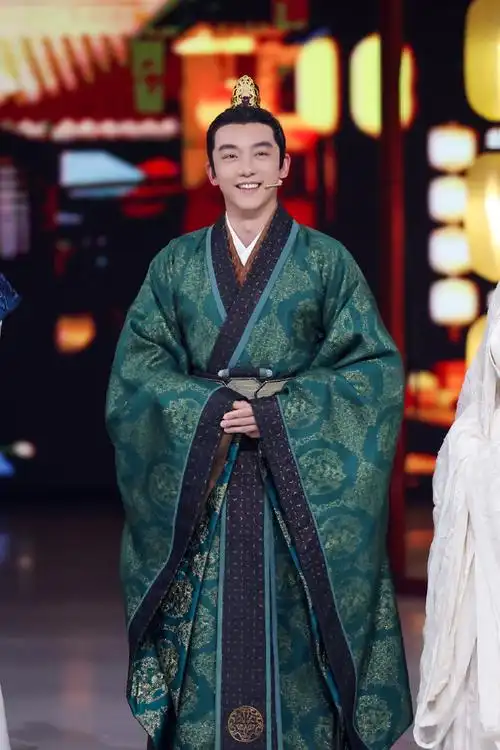 郑恺超话一朝梦回《长城》沈大人,开启才子佳人宋韵风雅之旅,今日20