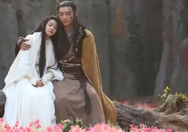 神雕侠侣绝情谷底为什么会出现小孩衣服