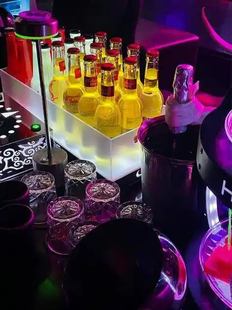 ktv装修省钱豪华两不误,巨嗨点歌机让你畅享ktv新体验!