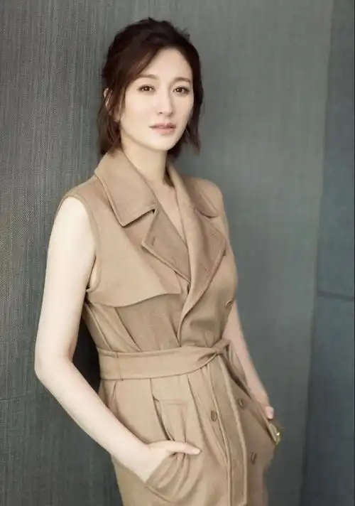 李小冉个人资料详细介绍(李小冉:39岁嫁给男闺蜜,5个亿随便作,如今