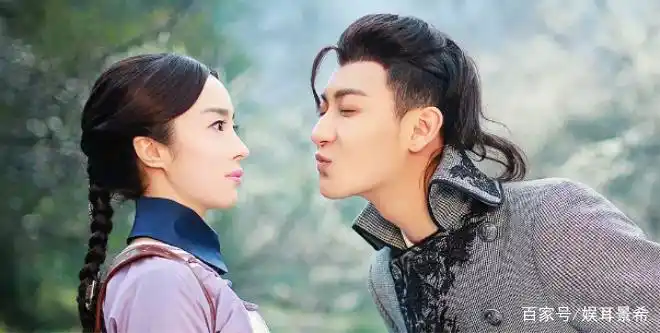 《热血同行》胡冰卿爆黄子韬拍吻戏比女生更害羞,团队因他很欢乐