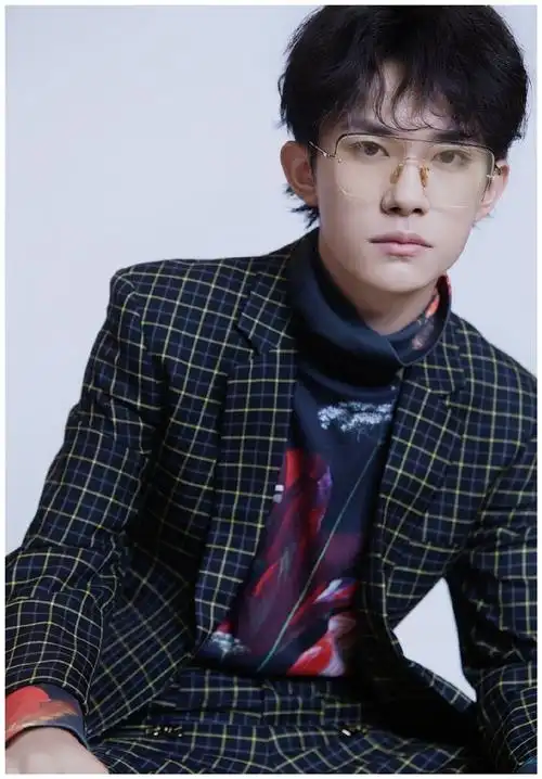 易烊千玺眼镜同款金丝半框防蓝光辐射平光镜大框男潮近视女有度数