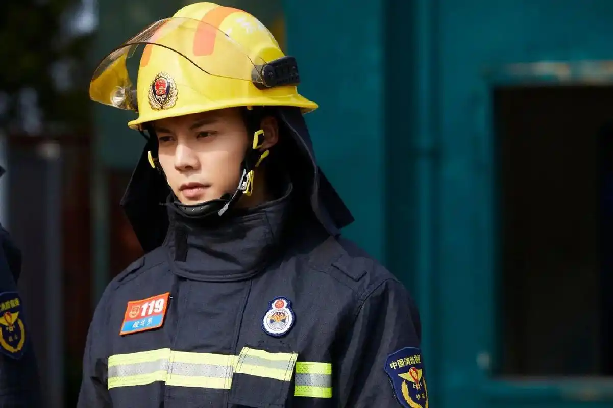 陈伟霆照亮你剧照 靳时川要来啦,我的快乐也要来啦 陈伟霆太帅了