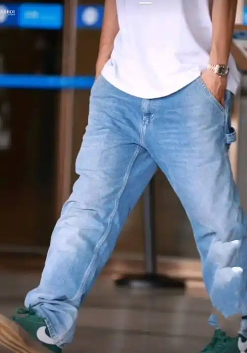 王一博录制《天天》换新衣服,裤子外套意外撞衫肖战_时候_网友_感觉