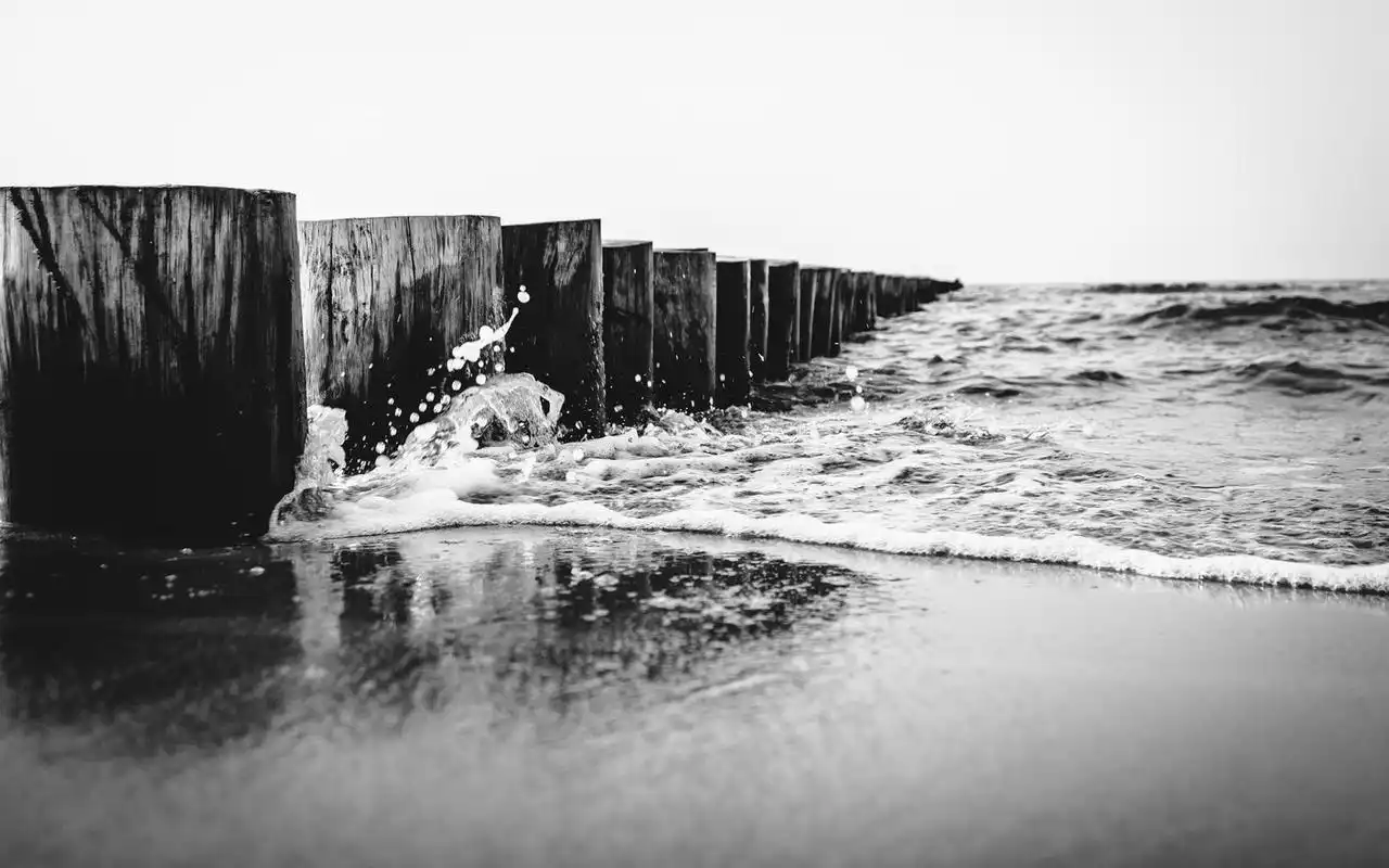 黑白的大海,高清壁纸,风景图片-回车桌面