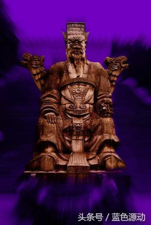 传说中,酆都大帝就是位居冥司神灵的最高位置,主管冥司阴间的所有鬼魂