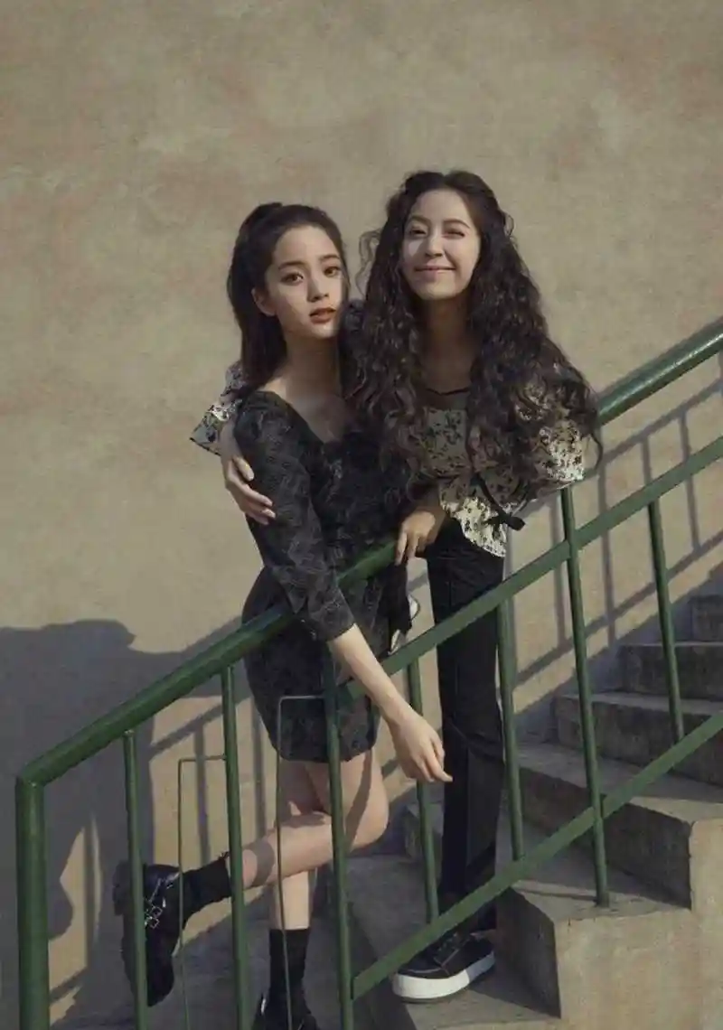 欧阳娜娜和欧阳娣娣姐妹两做了一个很好的示范,小姐姐们可以参考下