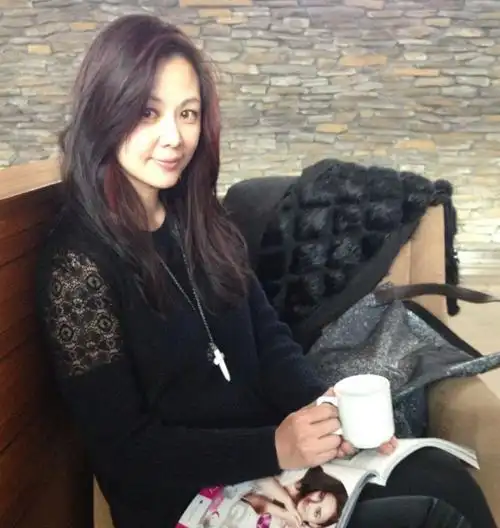 《别问我是谁》这首歌当年也是红遍大江南北,王馨平就是从歌手出道的