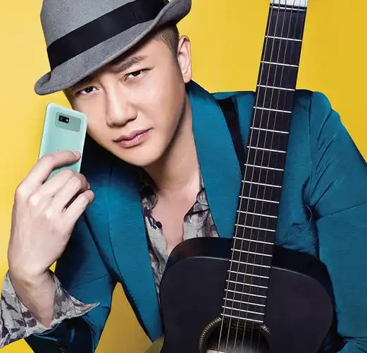 实力歌手关喆帅气魅力图片来袭