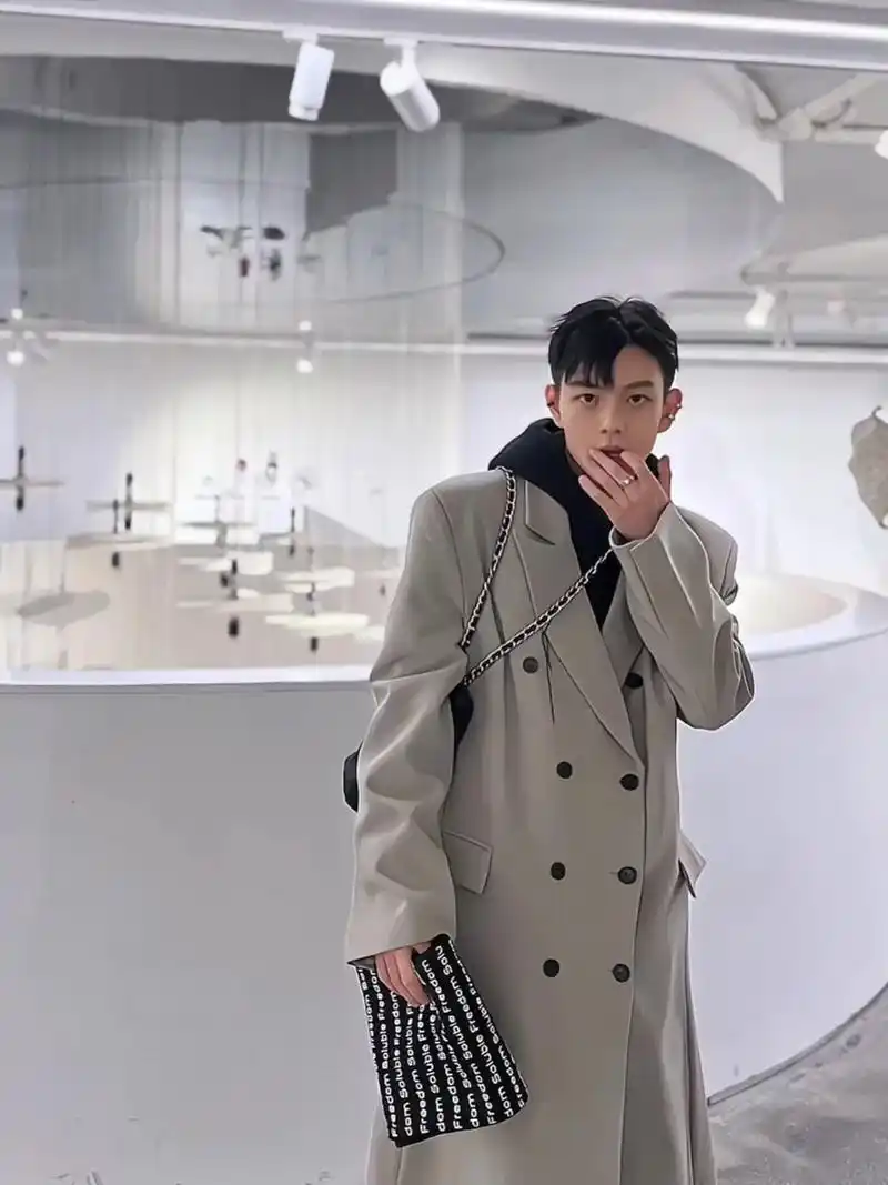 这款男士发型推荐属于偏分半背头适合绅士 文艺 俊俏 少年 - 抖音