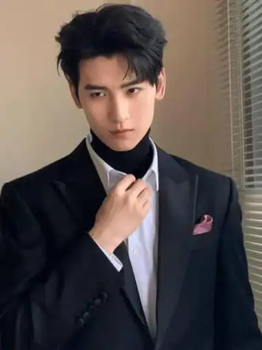 风格多变的小黄@黄俊捷h…|黄俊捷|斯文_新浪新闻