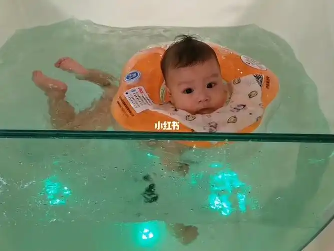 游泳小baby的欢快时刻